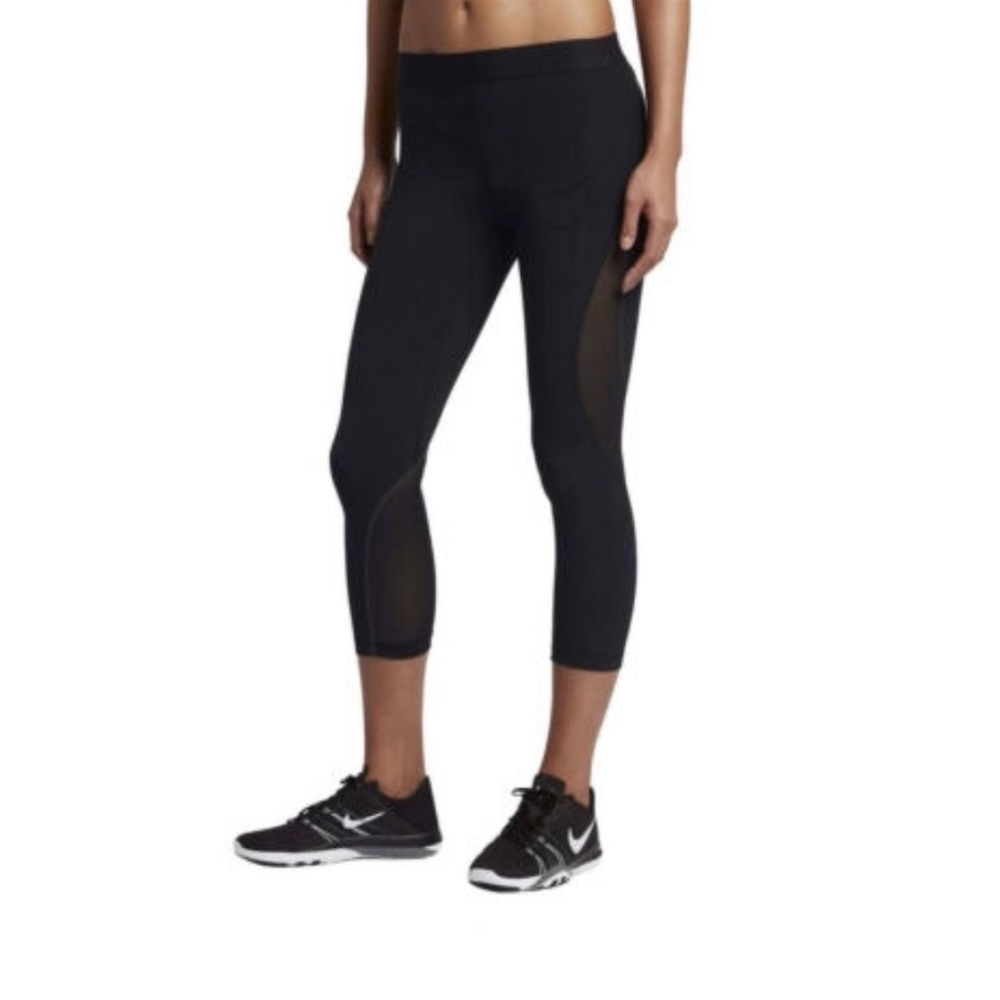New Nike Pro Hypercool mesh capri legging Black Size small ($70 Retail).